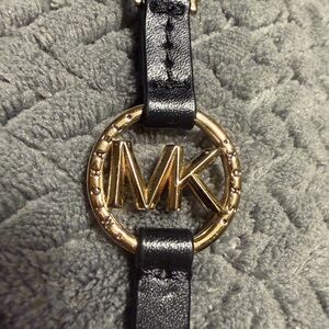 Michael Kors MK Logo Gold Charm / Black Leather Strap Handbag Hang Tag Fob